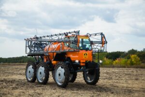 Самоходный опрыскиватель-разбрасыватель ТУМАН-2М