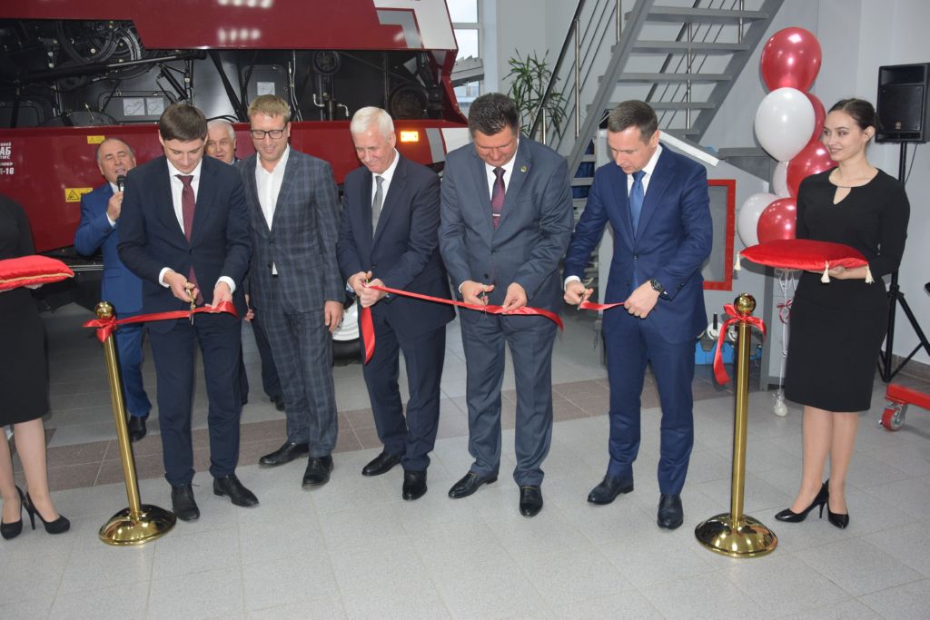 В Новосибирском ГАУ состоялось открытие учебной лаборатории зерноуборочных и кормоуборочных машин «ГОМСЕЛЬМАШ»