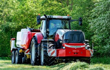 Pöttinger представил устройство для внесения добавок в корма